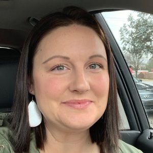 Meet your Posher, Crystal